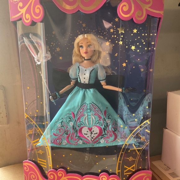 DISNEY LTD ’ALICE from WONDERLAND ‘’ 12 in. MIDNIGHT MASQUARADE SERIES D23 - Picture 8 of 8